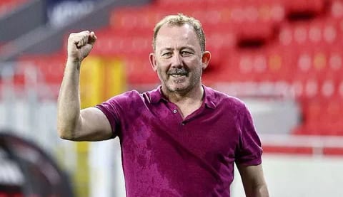 Valerien Ismael, Sergen Yalçın'ın 2 puan gerisinde!