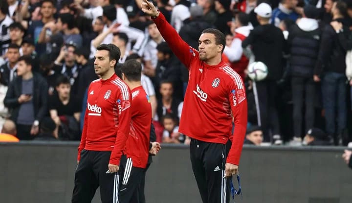 Valerien Ismael'e Vodafone Park'ta büyük destek