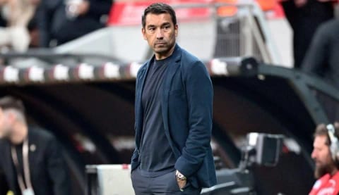Van Bronckhorst'tan açıklamalar! "Ajax maçını kazanmak istiyoruz"