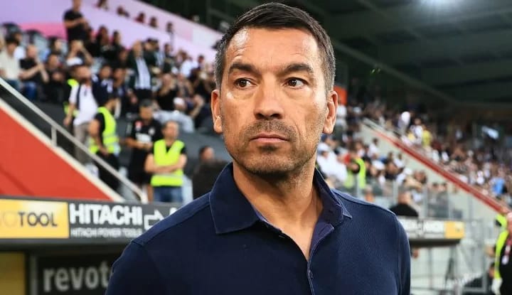 Van Bronckhorst'tan açıklamalar! "Daha farklı bir Beşiktaş olacak"