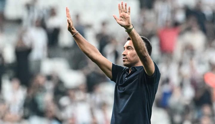 Van Bronckhorst'tan açıklamalar! "Zindeyiz ve hazırız"