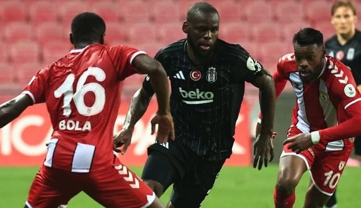 Van Bronckhorst'tan Jean Onana kararı!