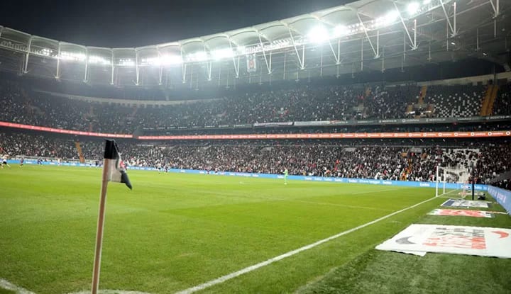 "VAR bu pozisyonda hakemi uyarsa..."