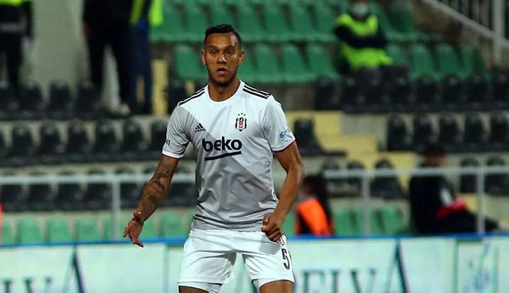 VAR uyardı, Josef de Souza kırmızı kart gördü! İşte maçın VAR hakemleri...
