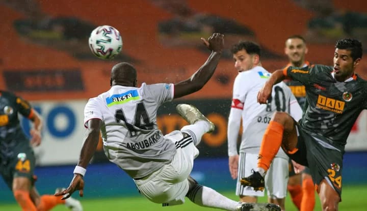 "VAR'da Suat Aslanboğa monitörleri kapamış?"