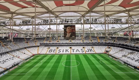 Vodafone Park'a hibrit takviyesi! Sporting maçına kadar...