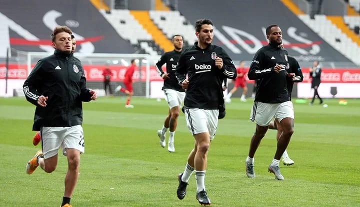 Vodafone Park'ta devre arasında büyük destek! Necip Uysal detayı...