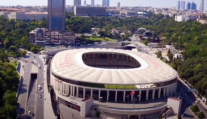 Vodafone Park'ta hayran bırakan görsel! İşte görüntüler...