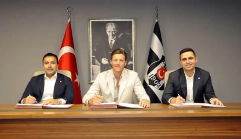 Weghorst, bireysel antrenörleri ile geldi!