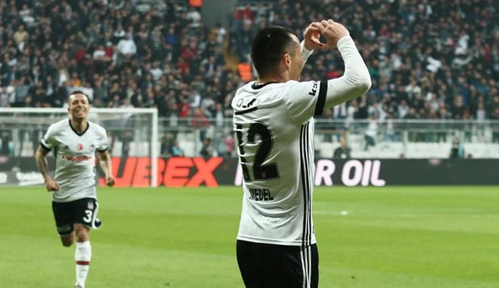 Yıldız isim, Medel ile görüştü! Beşiktaş hakkında bilgi aldı!