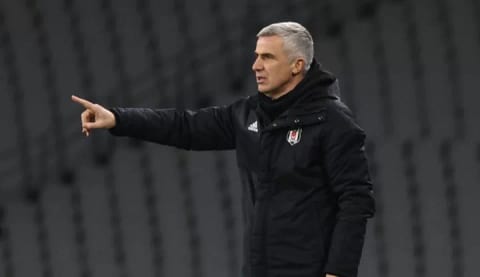 "Zor bir sınavdan daha başı dik çıktı, alkışlar ona"