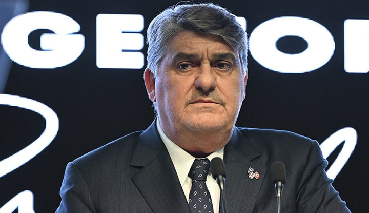3 ayda birleştirdi, bir günde dağıldı! Adalı’nın Emekleri ziyan oldu!