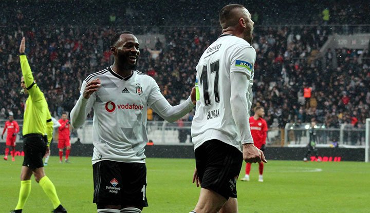 Beşiktaş'ta sürpriz Burak Yılmaz gelişmesi