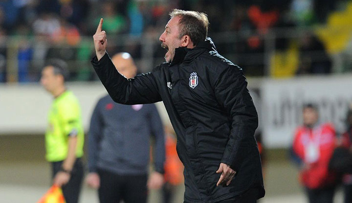 "Belli ki Sergen Yalçın devre arasında..."