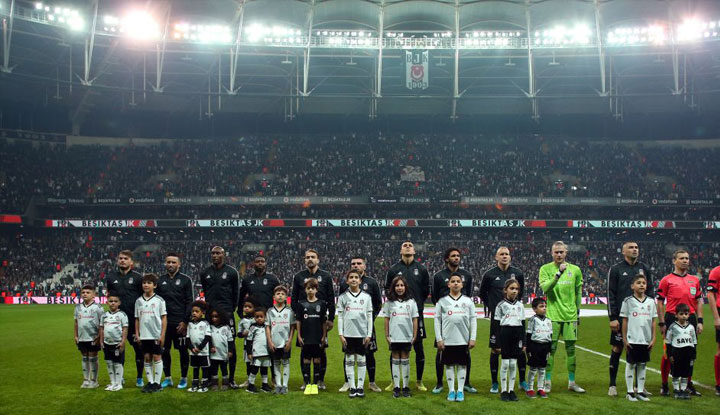 Beşiktaş yılın son derbisinde Fenerbahçe'ye konuk oluyor