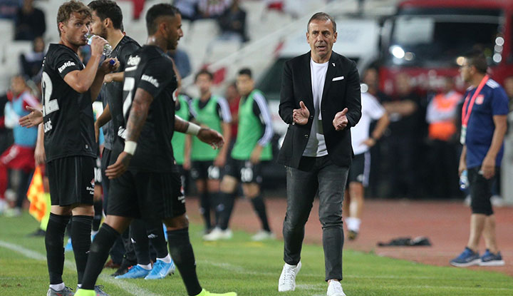 "Beşiktaş, sadece hocayı değiştirmemiş…"