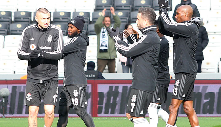 Gökhan Gönül'den kötü haber!
