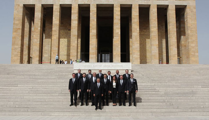 Ahmet Nur Çebi ve Yönetim Kurulu Üyelerinden Anıtkabir ziyareti