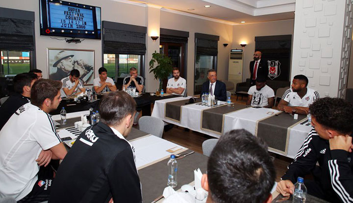 Başkan Ahmet Nur Çebi, maç öncesi takımla buluştu!