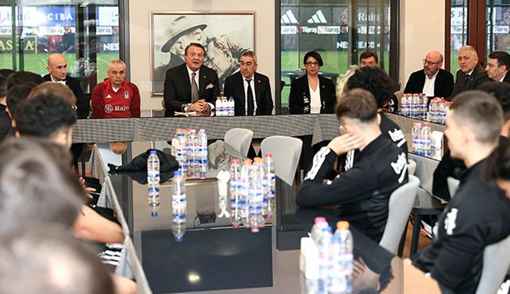 Başkan Hasan Arat, Beşiktaş futbol A takımı ile buluştu!