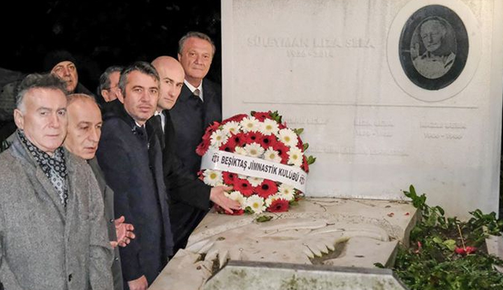 Başkan Hasan Arat ve Beşiktaşlı yöneticiler Süleyman Seba'nın kabrini ziyaret etti!