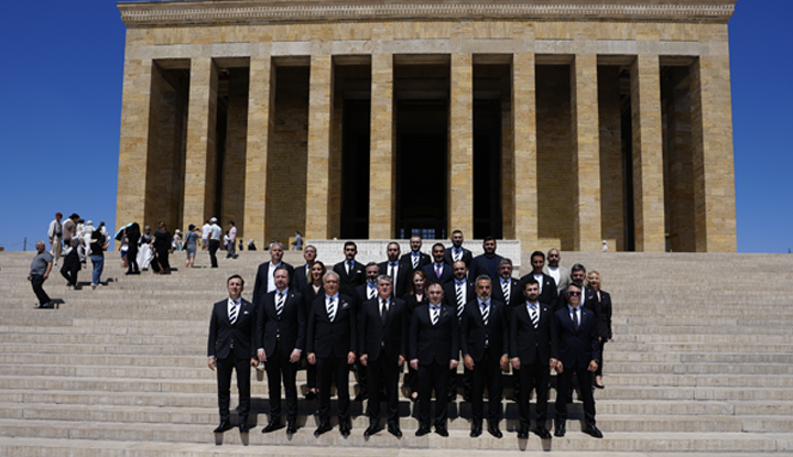 Başkan Serdal Adalı ve yönetim kurulu, Anıtkabir'de!
