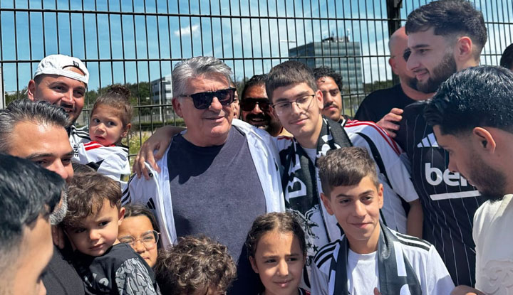 Başkan Serdal Adalı’ya Hollanda’da sevgi seli!