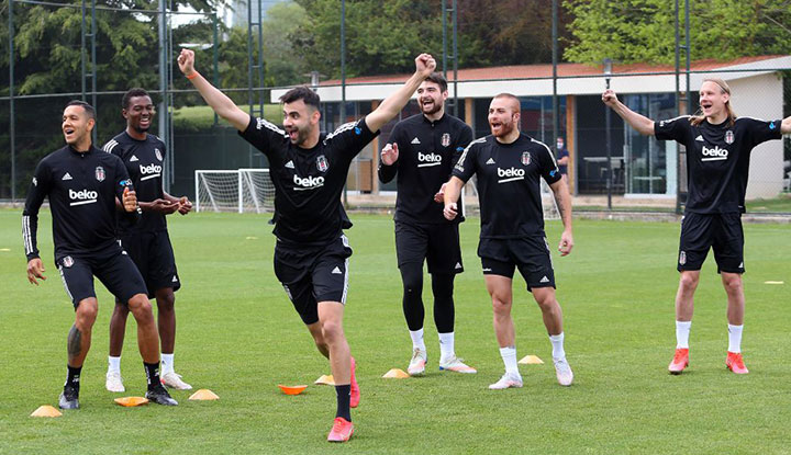 Beşiktaş, 12'den vuruyor!