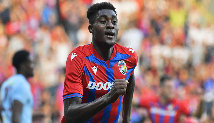 Beşiktaş 22 yaşındaki forvet Rafiu Durosinmi'yi transfer listesine ekledi