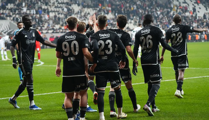 Beşiktaş 3 hücum oyuncusu ile yolları ayıracak!