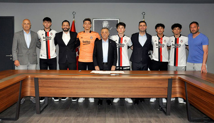 Beşiktaş, 5 genç oyuncuyla sözleşme imzaladı
