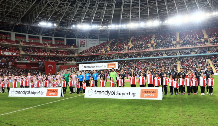 Beşiktaş, Antalyaspor deplasmanından mağlup ayrılıyor!