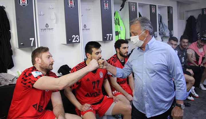 Beşiktaş Aygaz finalde! Ahmet Nur Çebi'den tebrik