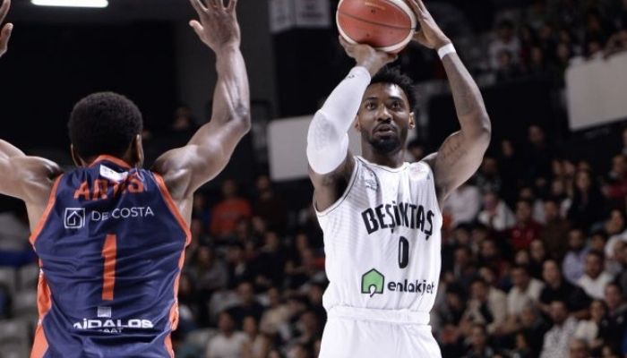 Beşiktaş Emlakjet, kendi evinde kazanmaya devam ediyor!