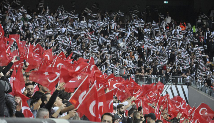 Beşiktaş taraftarı takımını derbiye Nevzat Demir Tesislerinden uğurlayacak!