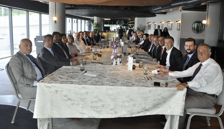 Beşiktaş, TFF Başkanı Mehmet Büyükekşi ile Kulüpler Birliği Vakfı Üyesi Kulüplerin Başkanlarına Dostluk Yemeği verdi!