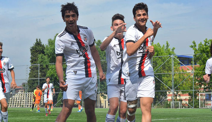 Beşiktaş U-15 Akademi Takımı, Yarı Finale yükseldi