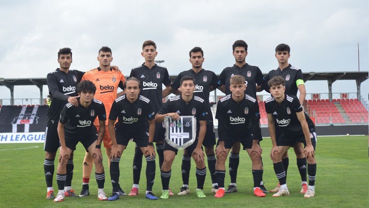 Beşiktaş, U19 Ligi'nde Sporting'e mağlup oldu