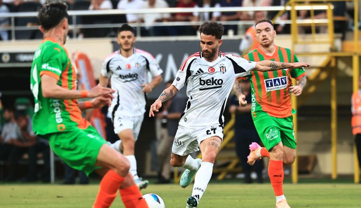 Beşiktaş üçüncülüğü kaybetti, umudunu son iki haftaya bıraktı!