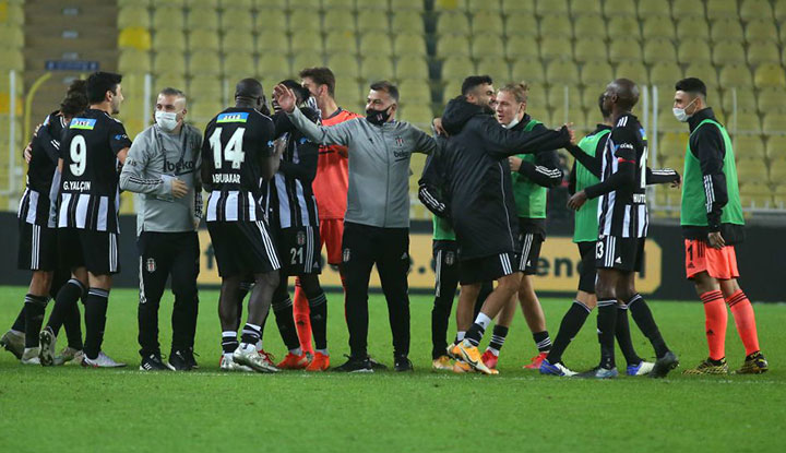 "Beşiktaş, unutulmaz bir zaferle Kadıköy'den dönüyor; gecenin yıldızı..."