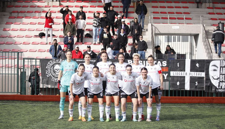 Beşiktaş Vodafone kadın futbol takımı, Vodafone Park'ta!