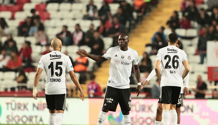 Beşiktaş'ın 2 yıldızına Premier Lig'den talip!