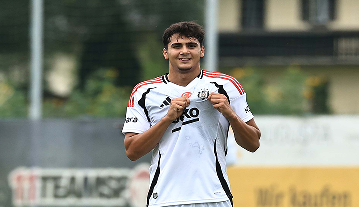 Beşiktaş'ın genç golcüsüne dev talip!