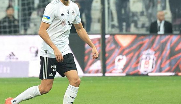 Beşiktaş'ın yıldız futbolcusuna teklif yağıyor! İşte detaylar!