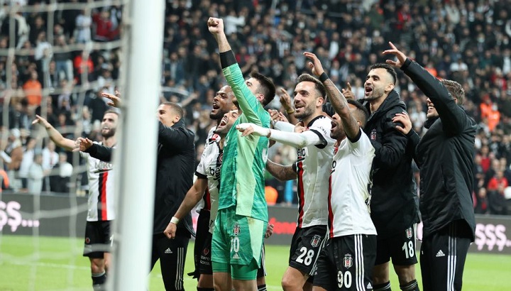 Beşiktaş'ın yıldızına övgü! "Hastasıyım baba"