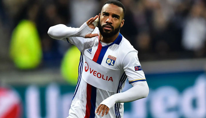 Beşiktaş’ta Lacazette hareketliliği!