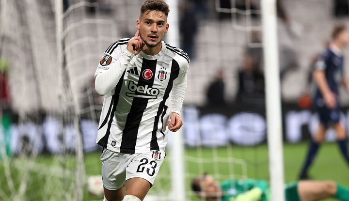 Beşiktaş'ta Muçi ve Al Musrati yolcu! Yeni kadro planlaması için satış bekleniyor!