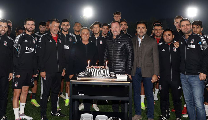 Beşiktaş'ta Sergen Yalçın’ın doğum günü kutlandı