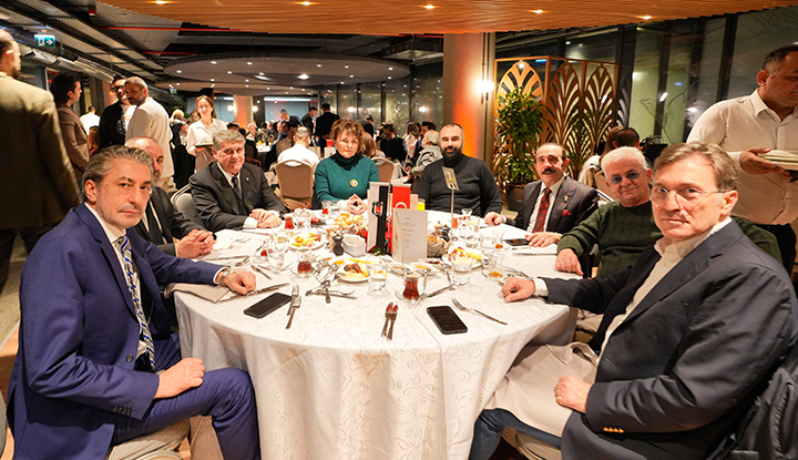 Beşiktaş'tan camiayı birleştiren geleneksel iftar