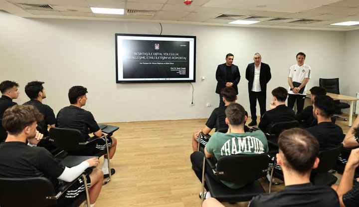 Beşiktaş'tan genç futbolculara etkili iletişim teknikleri semineri!